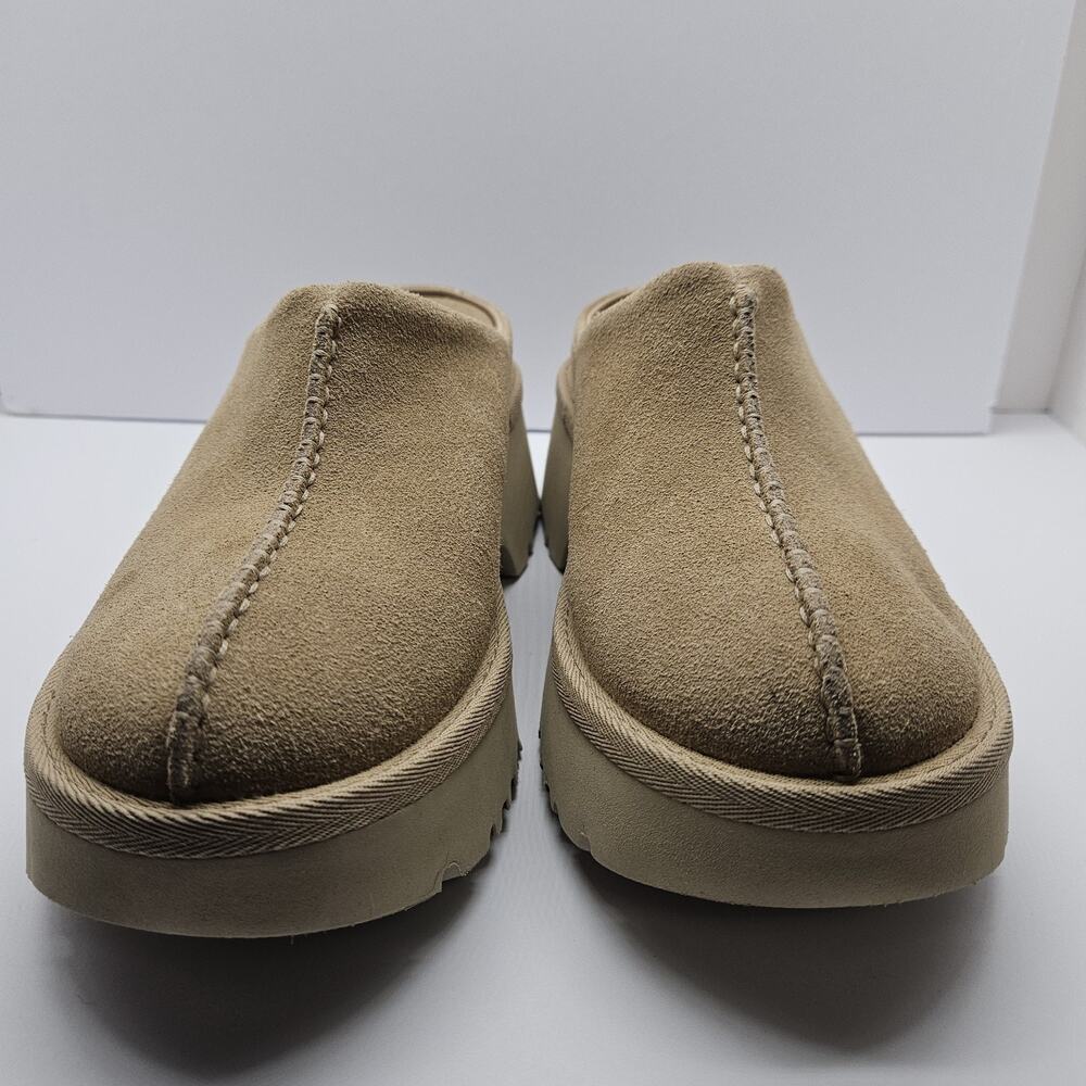 UGG TAN SUEDE 2" NEW HEIGHTS CLOG PLATFORM SHOES, WOMEN US 9/ EUR 40 ~NEW - Picture 3 of 8